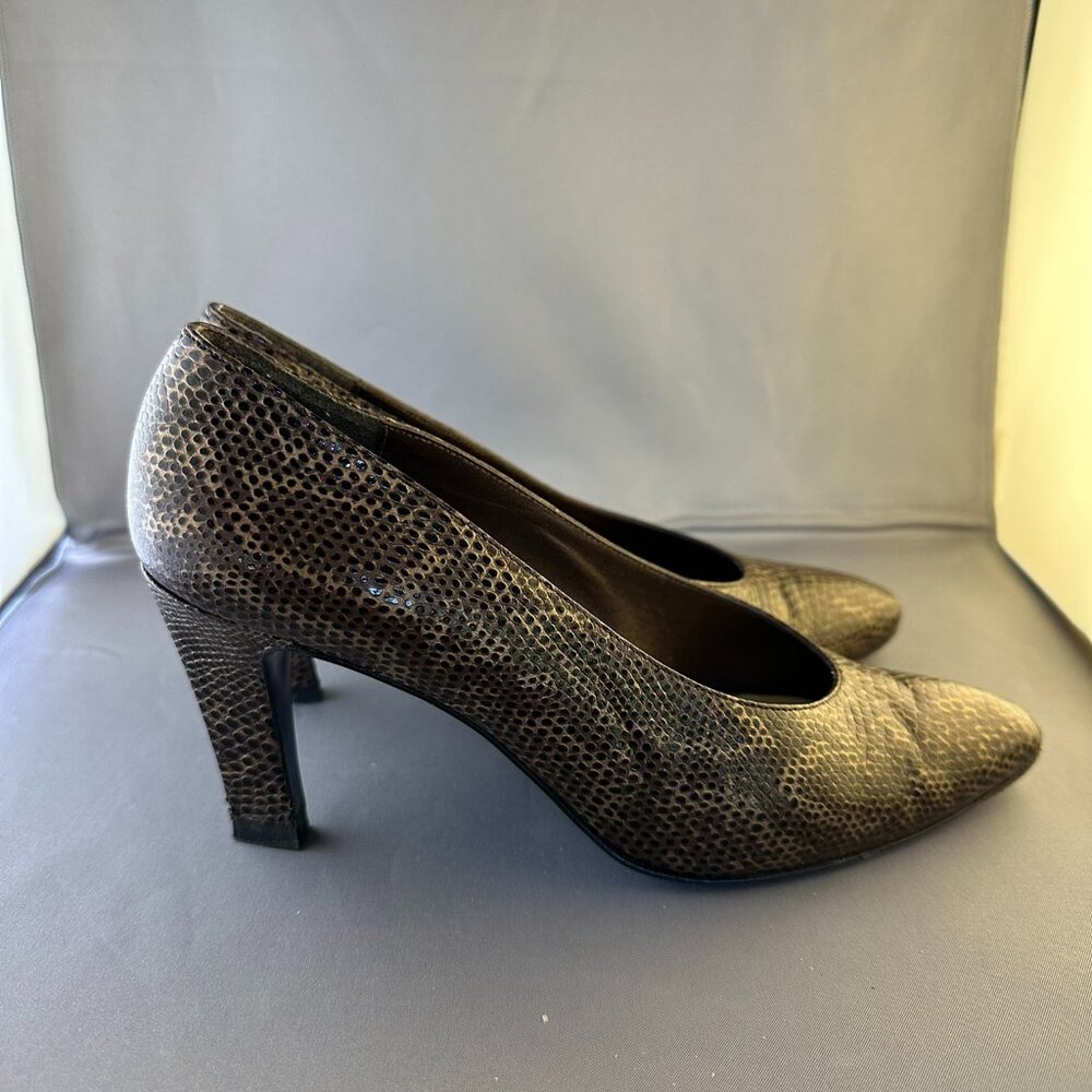 Stuart Weitzman Snakeskin Embossed Pumps – Size 6.5